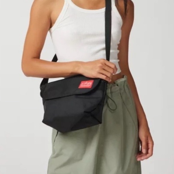 BRAND NEW! Manhattan Portage Messenger Bag Black - Picture 2 of 8
